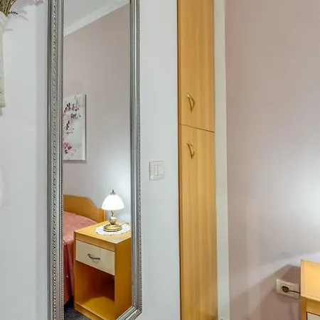 Haus Diana בית הארחה 3*