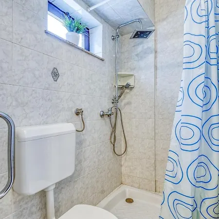 Haus Diana 3* קאנפאנאר